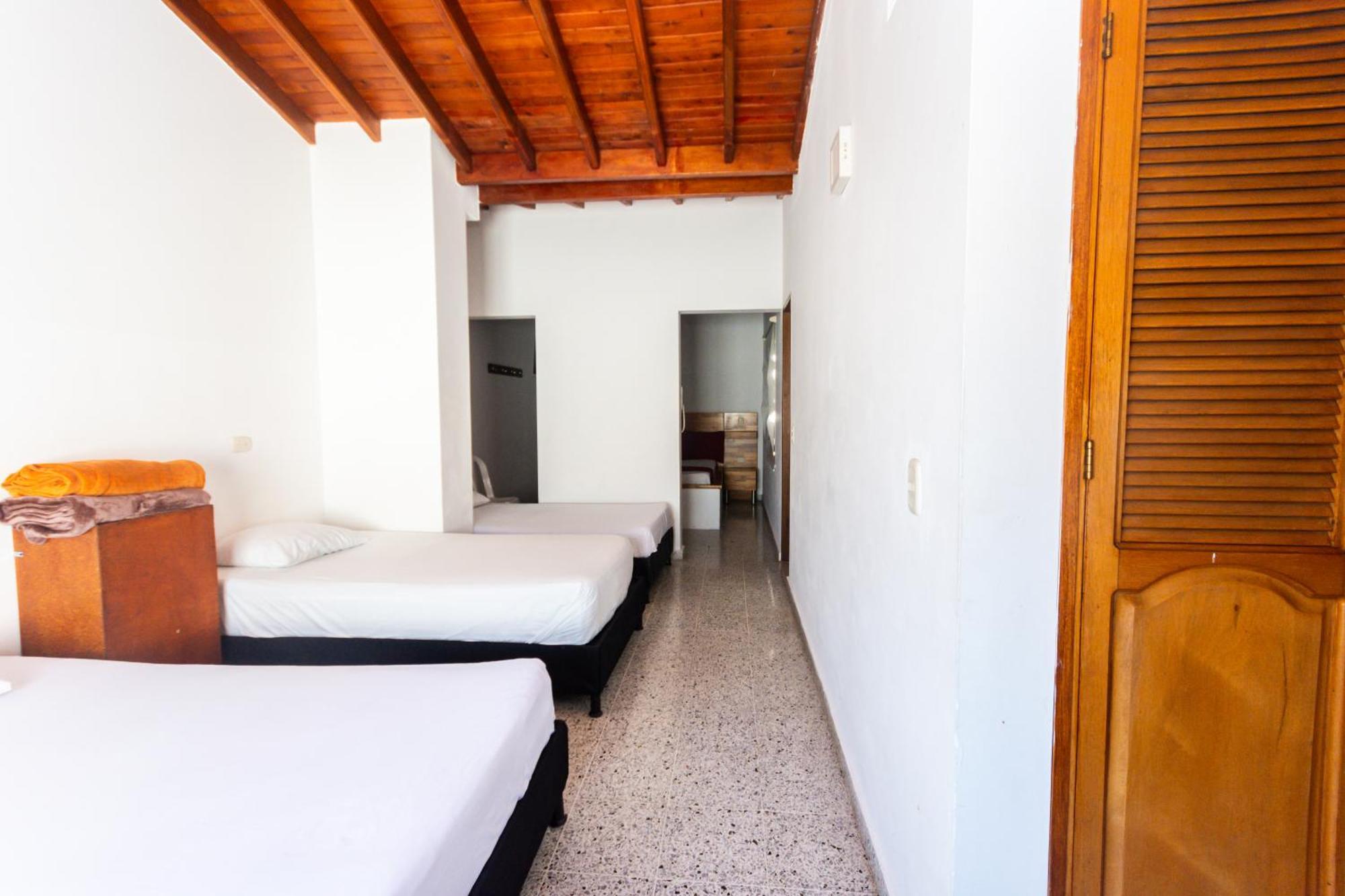 Hotel Bicentenario Рионегро Экстерьер фото