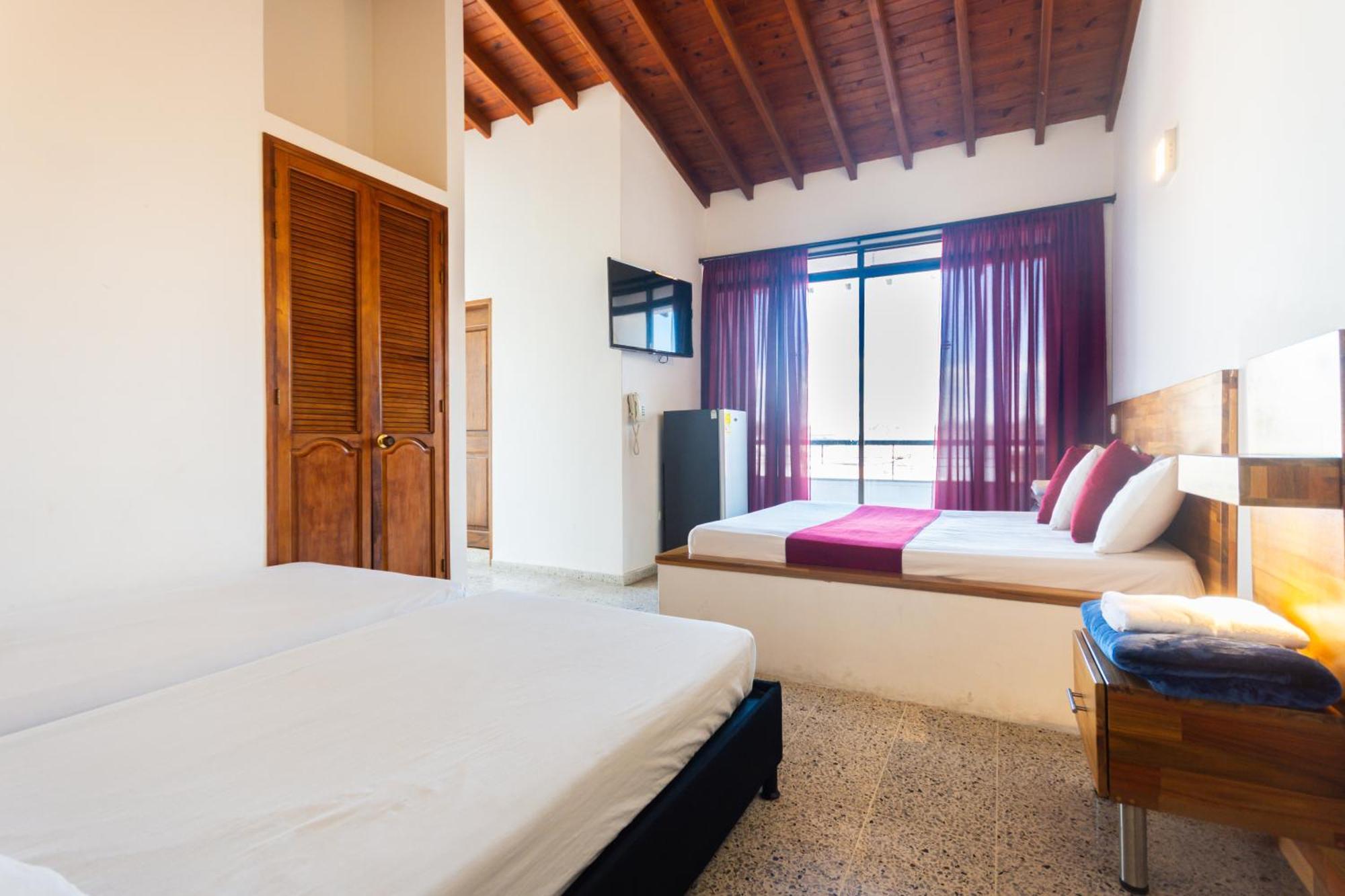 Hotel Bicentenario Рионегро Экстерьер фото