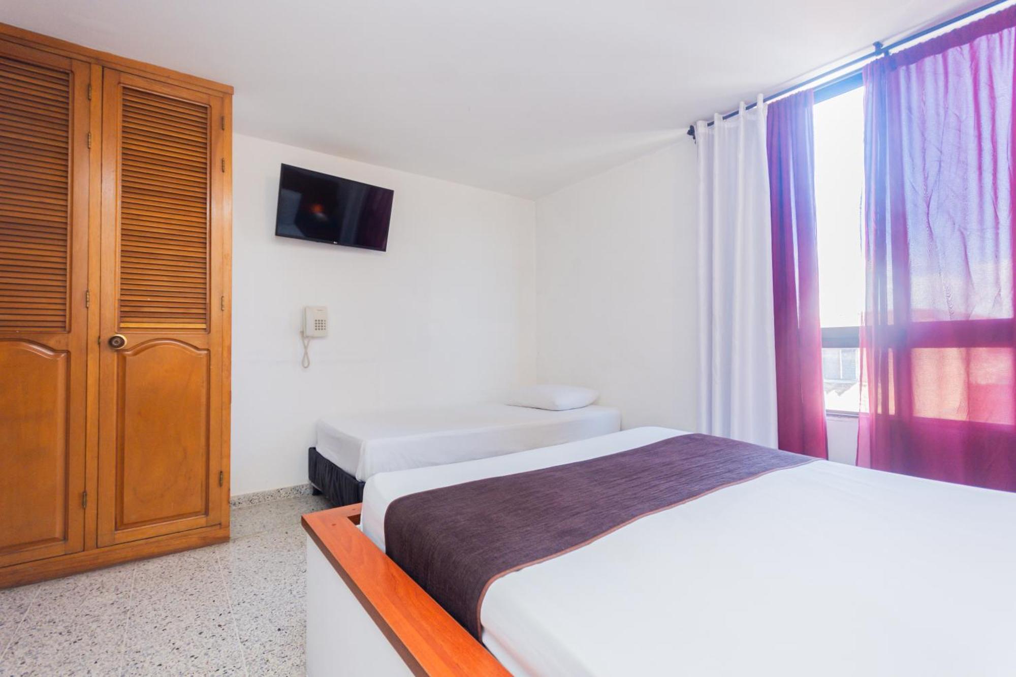 Hotel Bicentenario Рионегро Экстерьер фото
