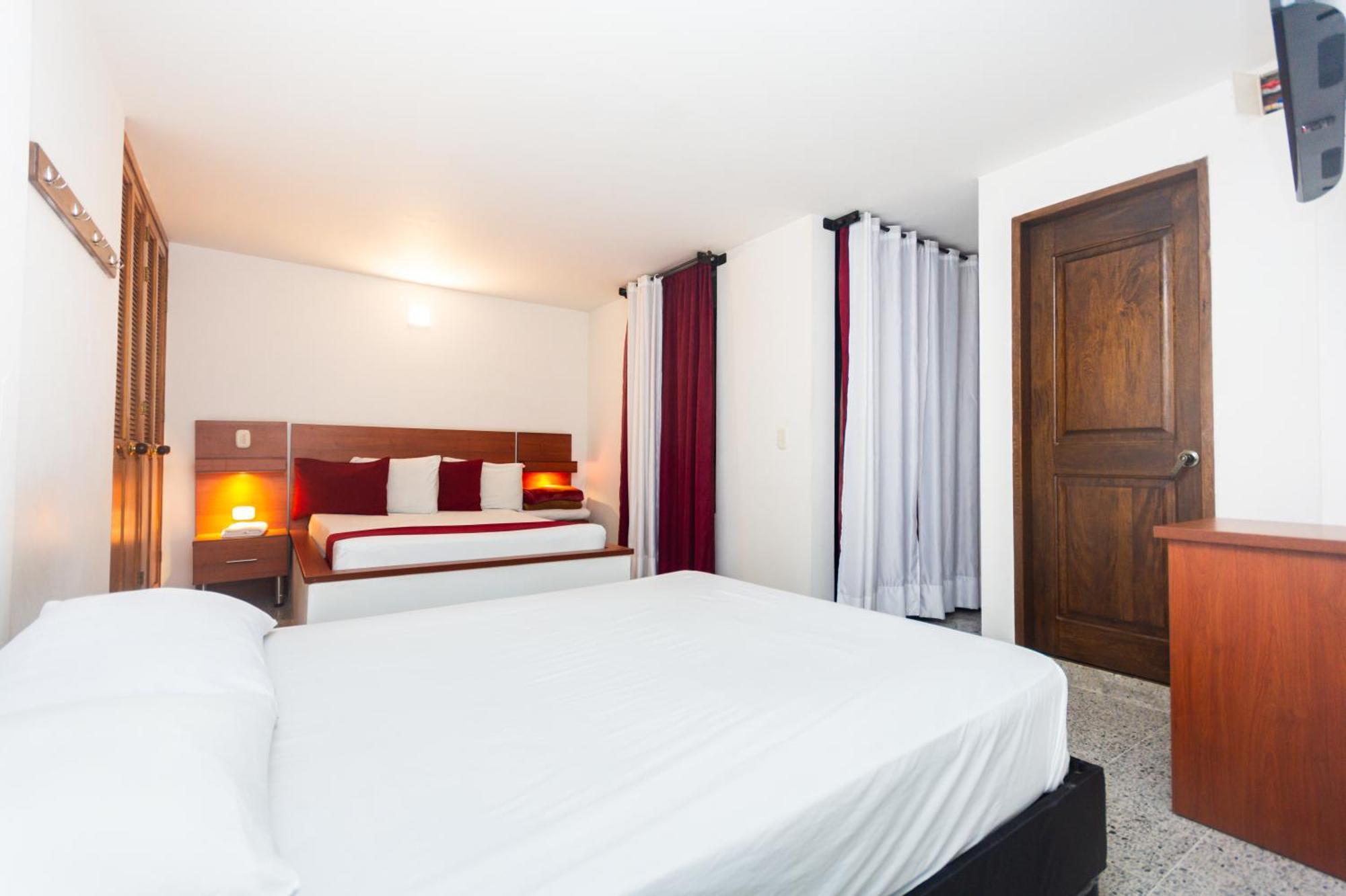 Hotel Bicentenario Рионегро Экстерьер фото