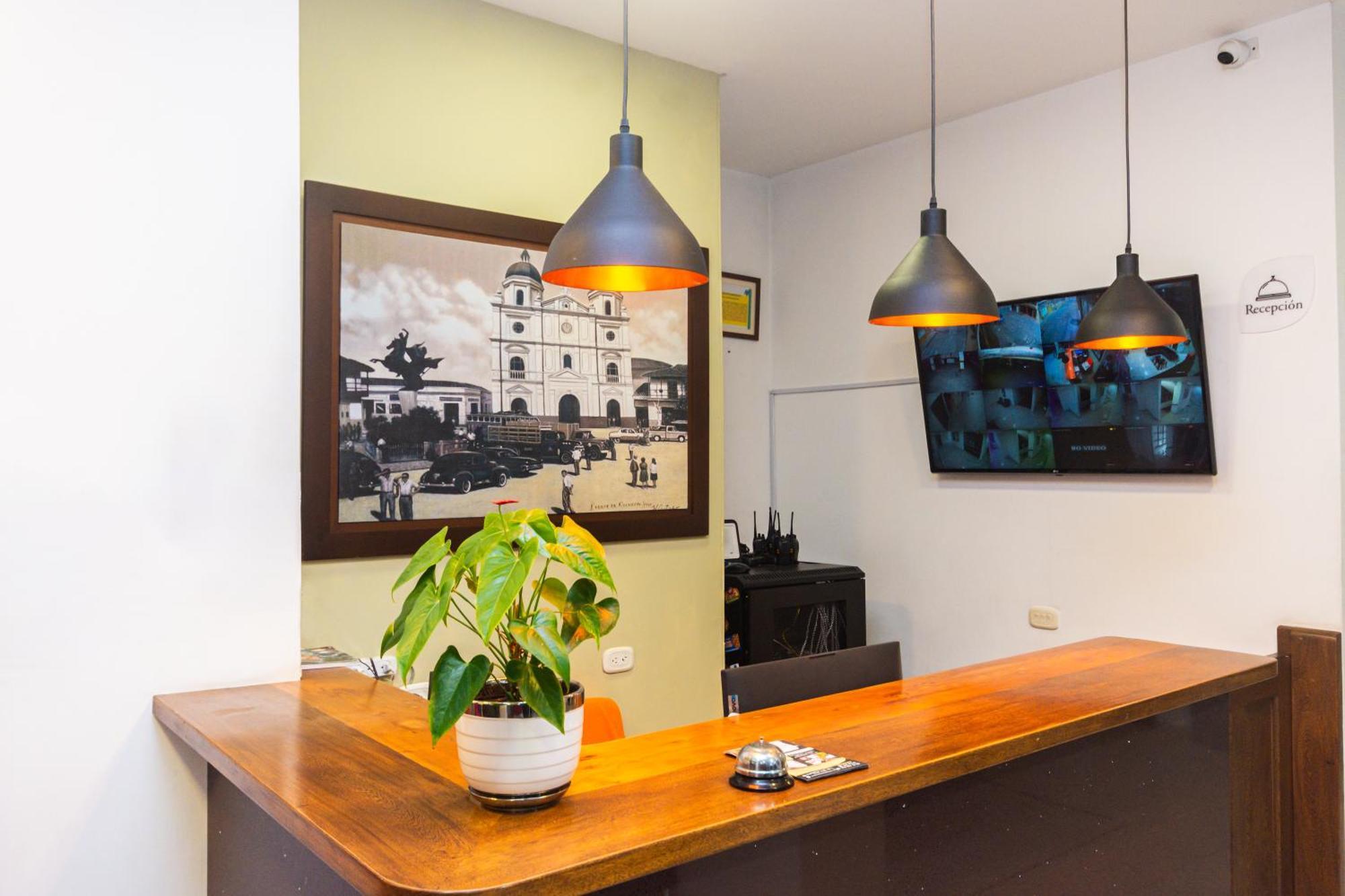 Hotel Bicentenario Рионегро Экстерьер фото