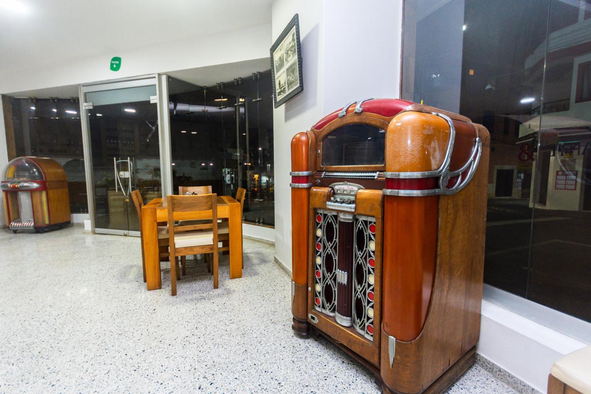 Hotel Bicentenario Рионегро Экстерьер фото