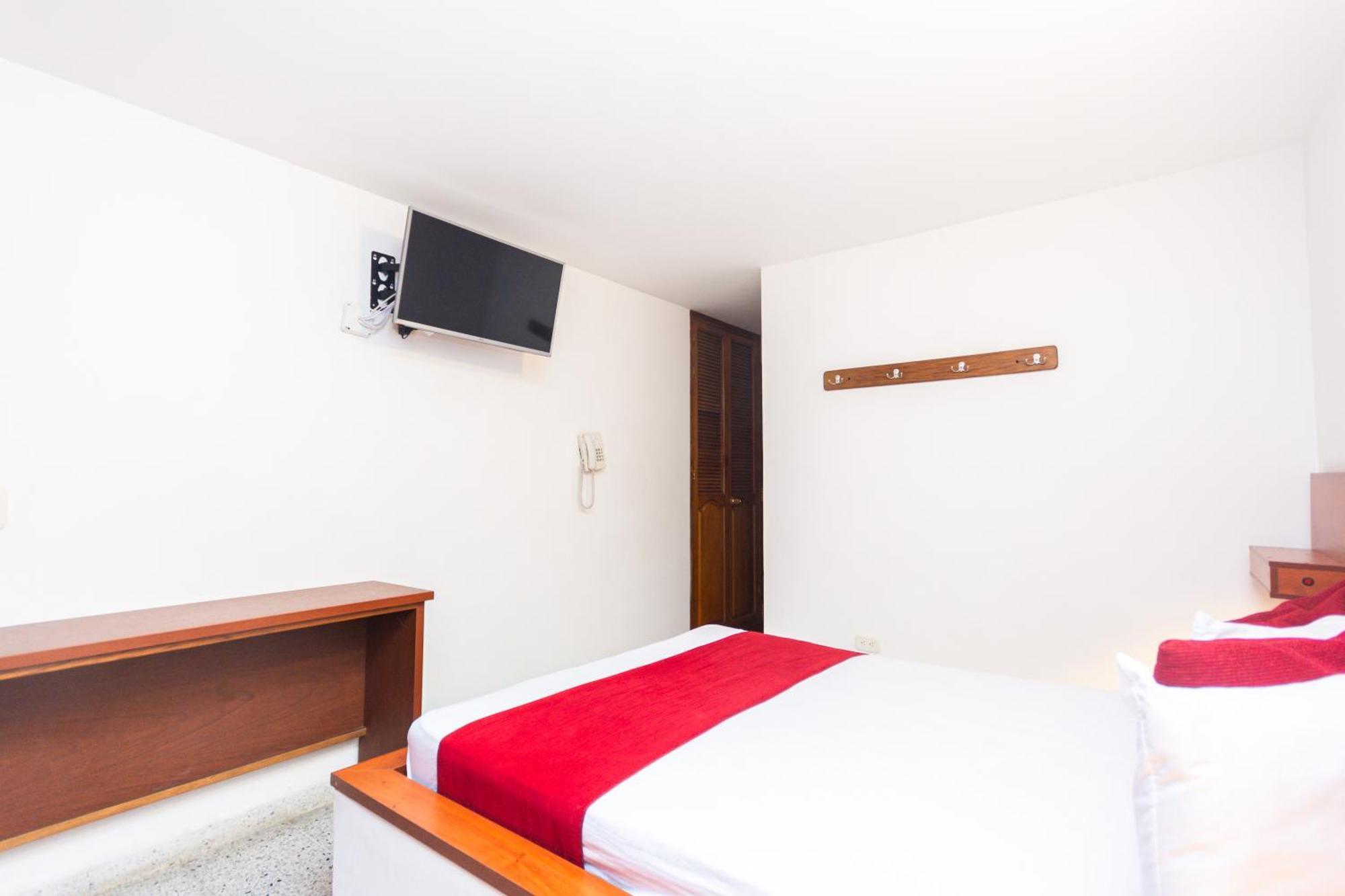 Hotel Bicentenario Рионегро Экстерьер фото