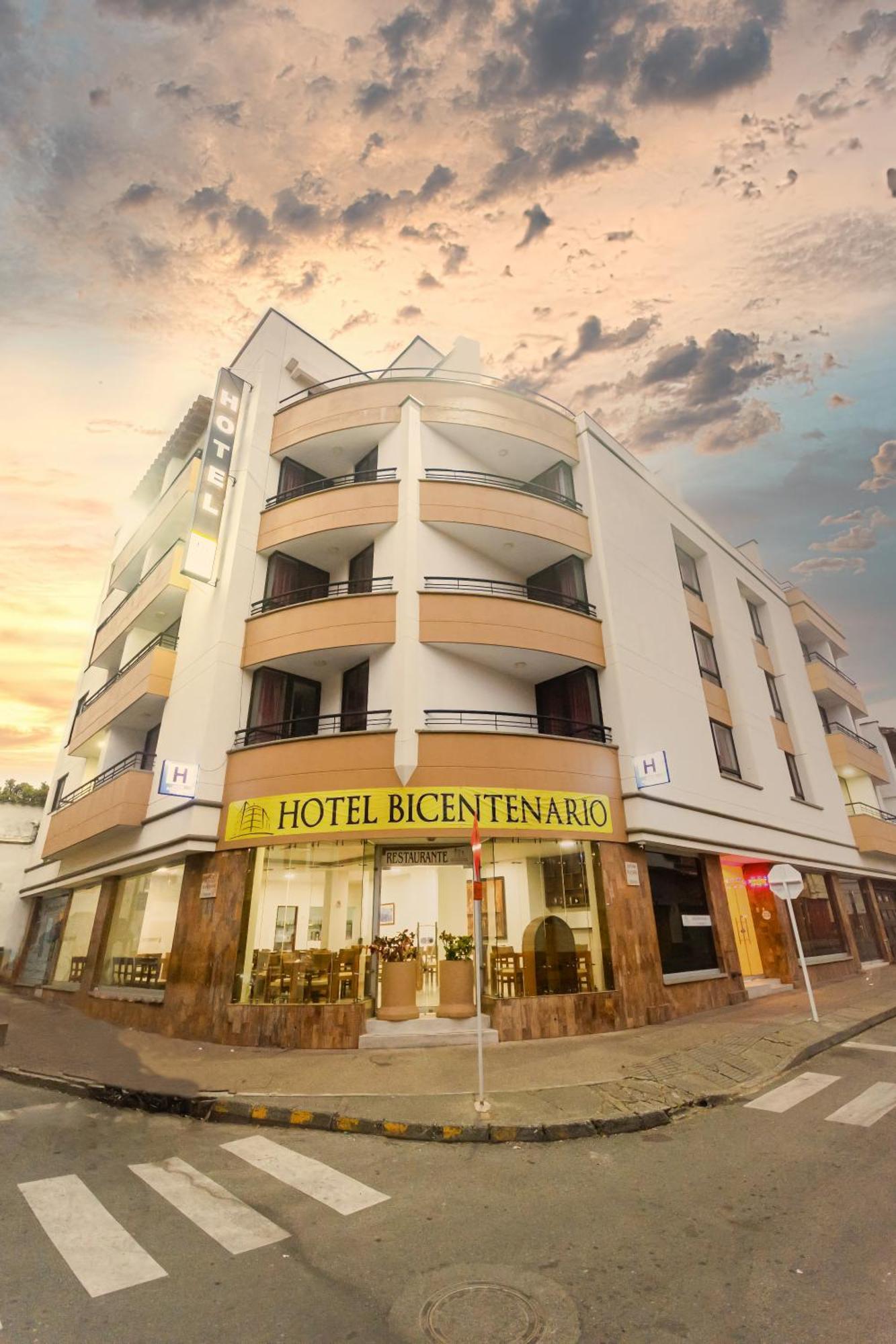 Hotel Bicentenario Рионегро Экстерьер фото